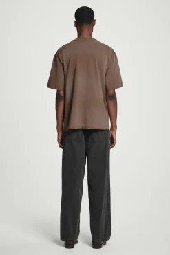 Clearance COS OVERSIZE'OWY SPRANY T-SHIRT Z WYSOKIM DEKOLTEM Brązowy