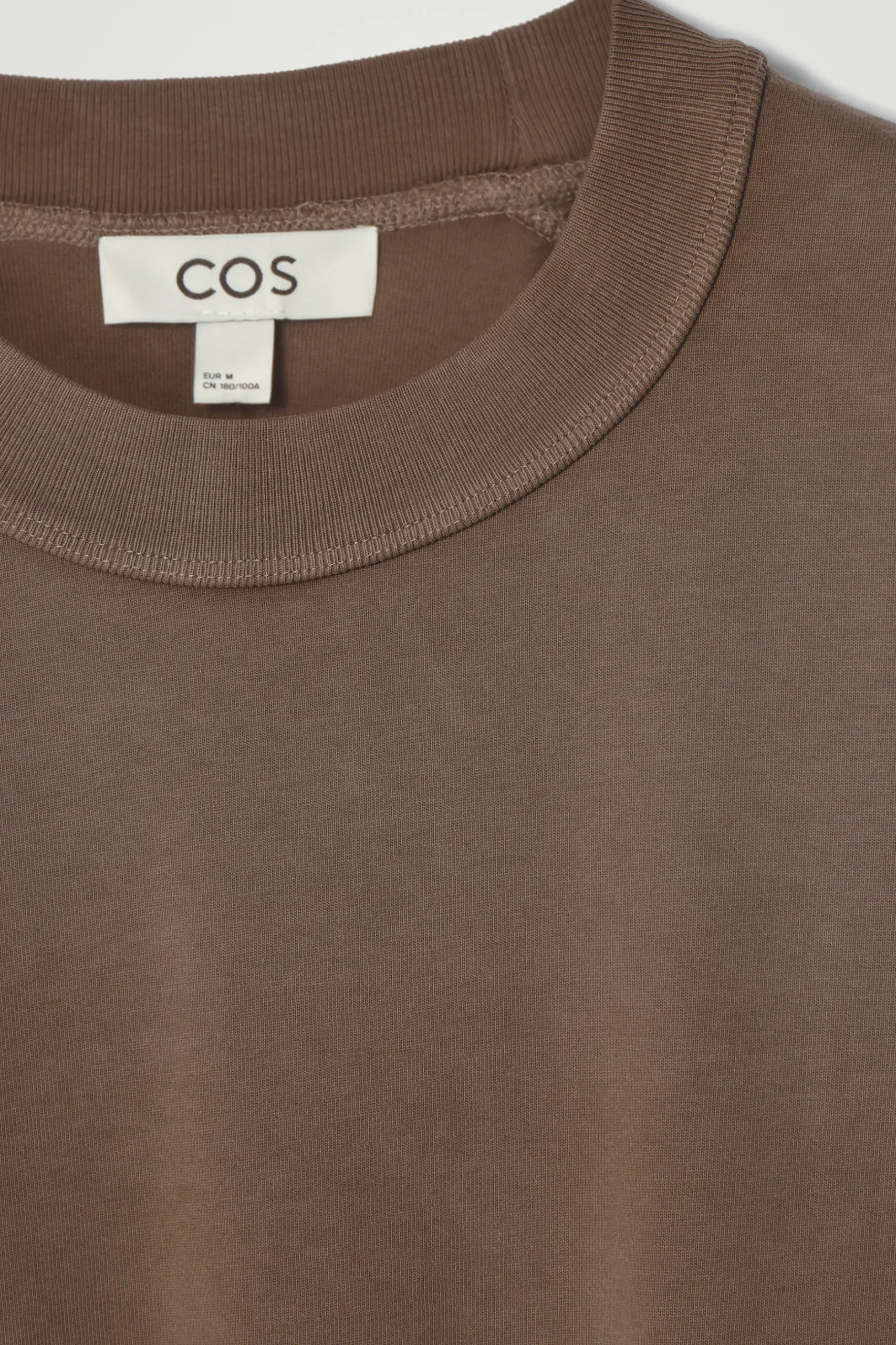 Clearance COS OVERSIZE'OWY SPRANY T-SHIRT Z WYSOKIM DEKOLTEM Brązowy