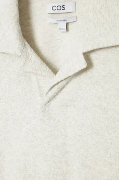 Discount COS OVERSIZE'OWY TOP POLO Z DZIANINY BOUCLÉ Jasnoszary