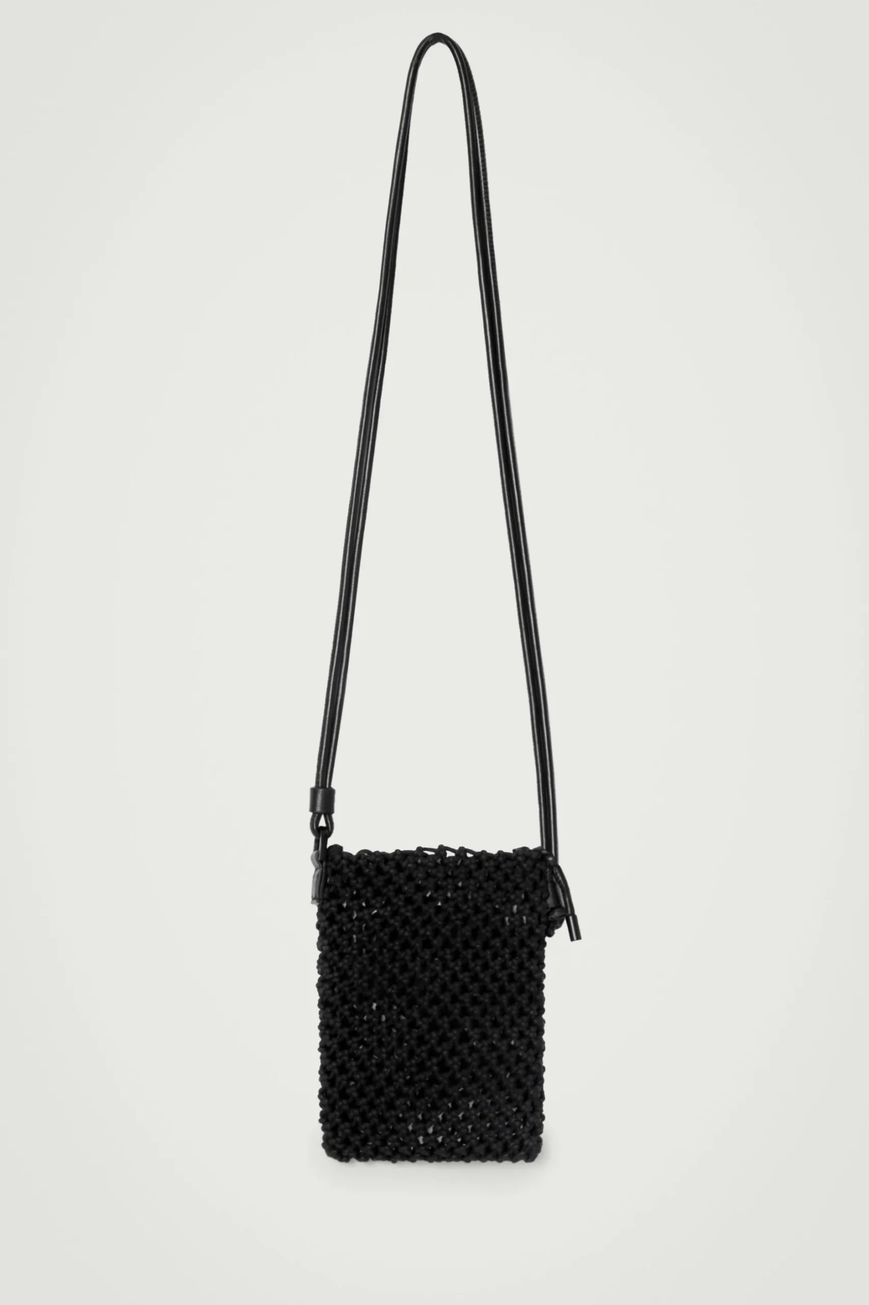 Sale COS PLECIONA SASZETKA TYPU CROSSBODY Czarny