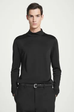 Hot COS POŁYSKUJĄCY TOP Z PÓŁGOLFEM – SLIM FIT Czarny