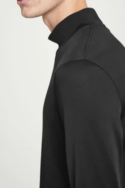 Hot COS POŁYSKUJĄCY TOP Z PÓŁGOLFEM – SLIM FIT Czarny