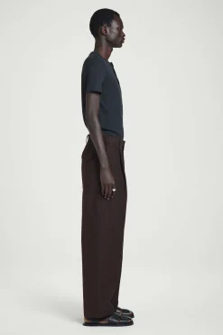 Outlet COS PRĄŻKOWANA KOSZULKA HENLEY Granatowy