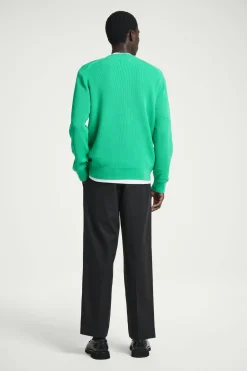 Clearance COS PRĄŻKOWANY SWETER Z BAWEŁNY – REGULAR FIT Jaskrawozielony