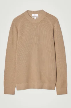 Online COS PRĄŻKOWANY SWETER Z BAWEŁNY – REGULAR FIT Beżowy