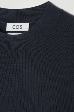 Clearance COS PRĄŻKOWANY SWETER Z BAWEŁNY – REGULAR FIT Granatowy