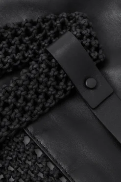 Outlet COS RĘCZNIE PLECIONA TORBA TYPU TOTE ZE SKÓRY Czarny