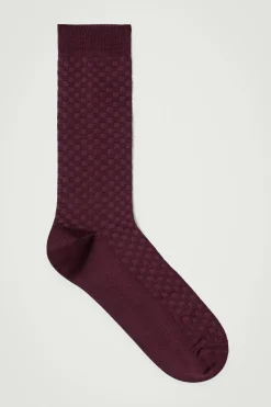 Fashion COS SKARPETKI ZE WZOREM W KRATĘ Burgundowy