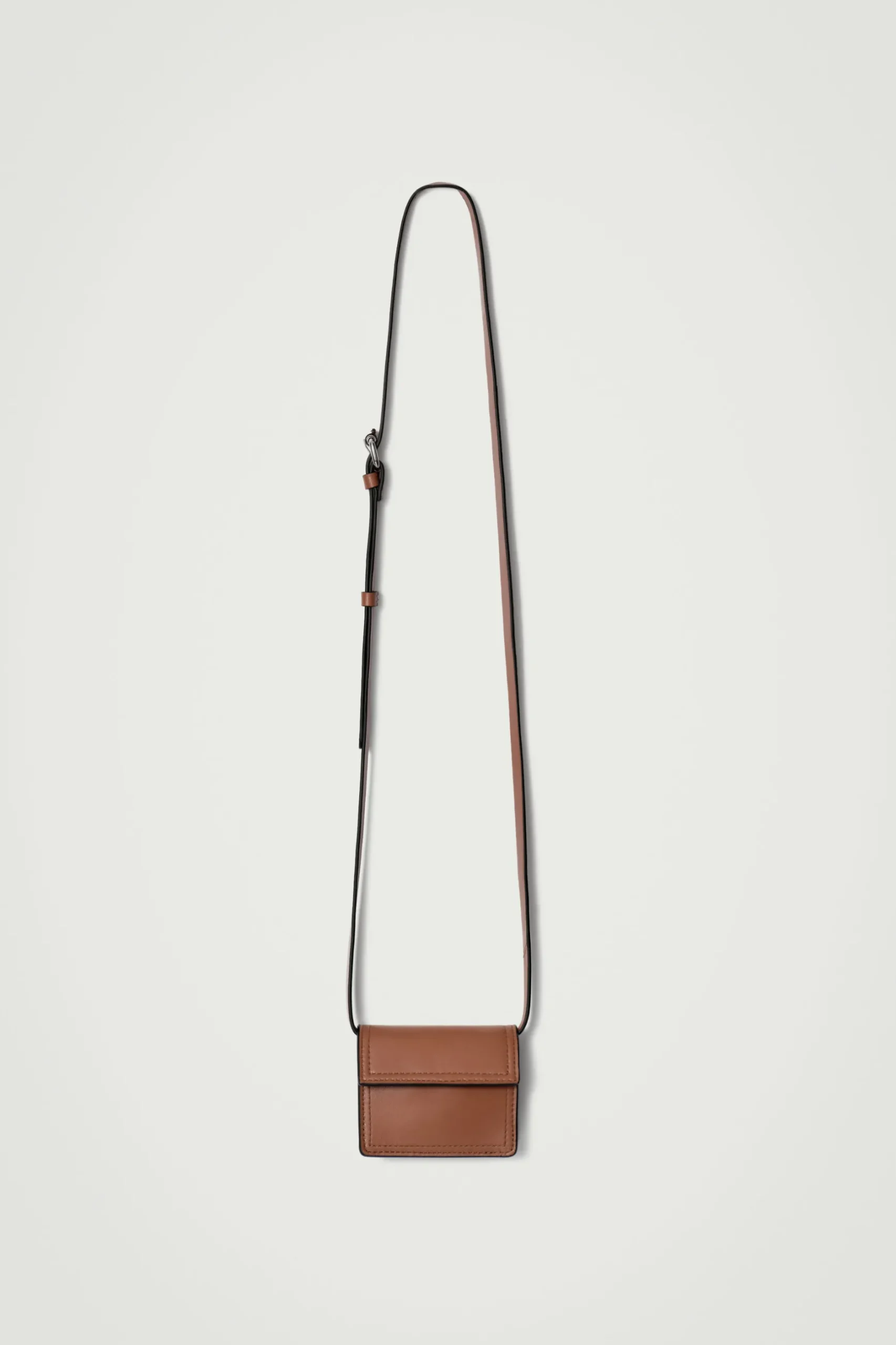 Discount COS SKÓRZANA SASZETKA TYPU CROSSBODY Brązowy