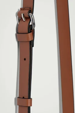 Discount COS SKÓRZANA SASZETKA TYPU CROSSBODY Brązowy