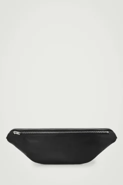 Best COS SKÓRZANA TORBA SLOUCHY TYPU CROSSBODY Czarny