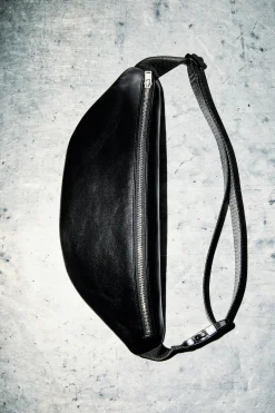 Best COS SKÓRZANA TORBA SLOUCHY TYPU CROSSBODY Czarny
