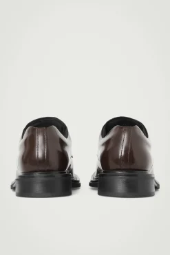Clearance COS SKÓRZANE BUTY TYPU DERBY Z KWADRATOWYM PRZODEM Brązowy