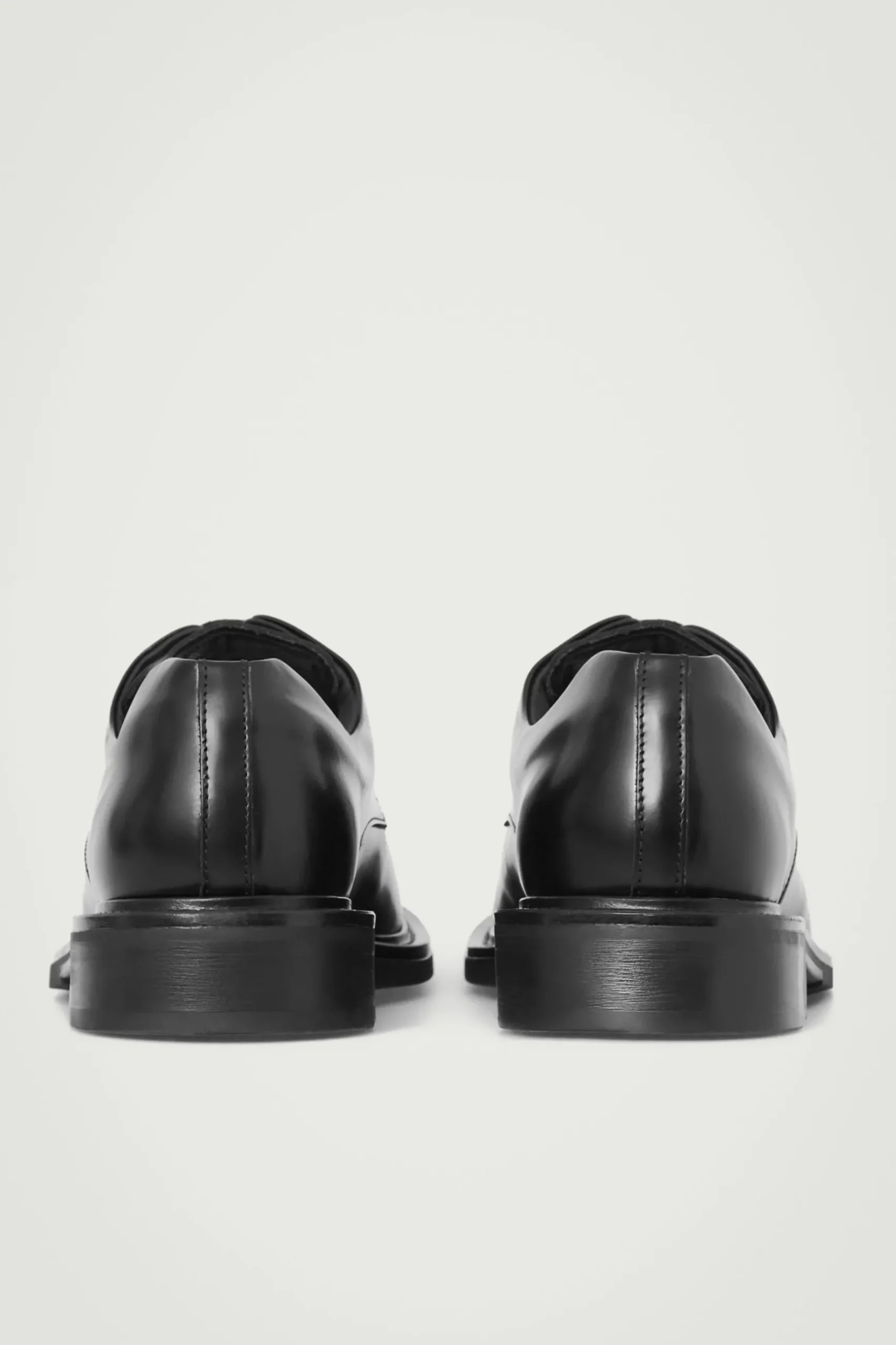 Sale COS SKÓRZANE BUTY TYPU DERBY Z KWADRATOWYM PRZODEM Czarny