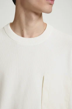 Sale COS SPADOCHRONOWY SWETER Z PRĄŻKOWANEJ DZIANINY Złamanybiały