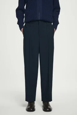 Sale COS SPODNIE CHINO Z NOGAWKAMI TYPU BARREL Granatowy