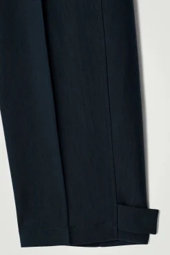 Sale COS SPODNIE CHINO Z NOGAWKAMI TYPU BARREL Granatowy