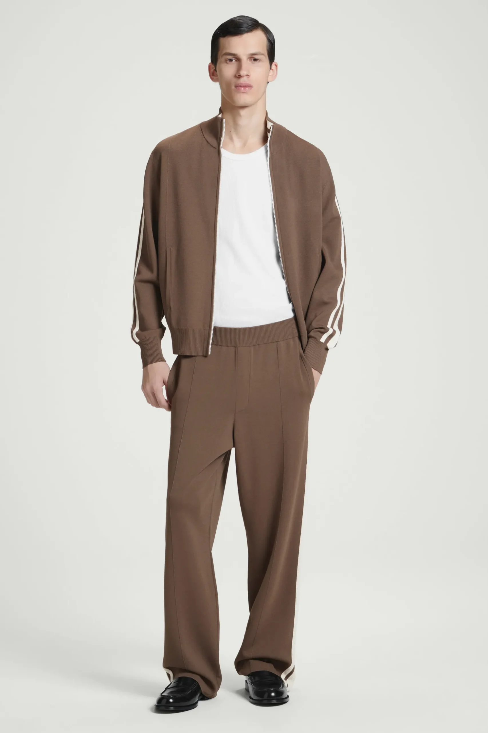 Clearance COS SPODNIE DRESOWE TYPU JOGGER Z PROSTYMI NOGAWKAMI