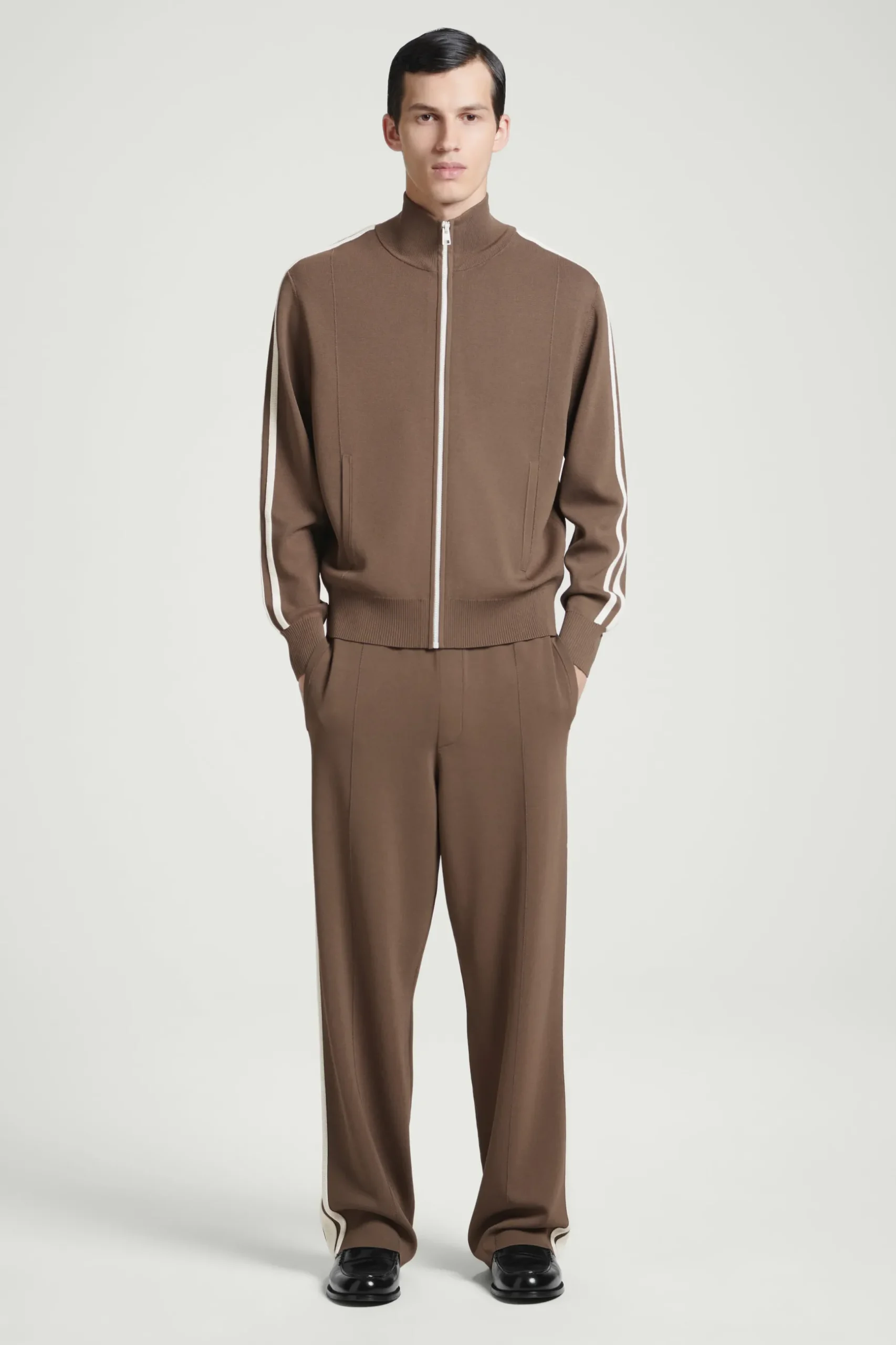Clearance COS SPODNIE DRESOWE TYPU JOGGER Z PROSTYMI NOGAWKAMI