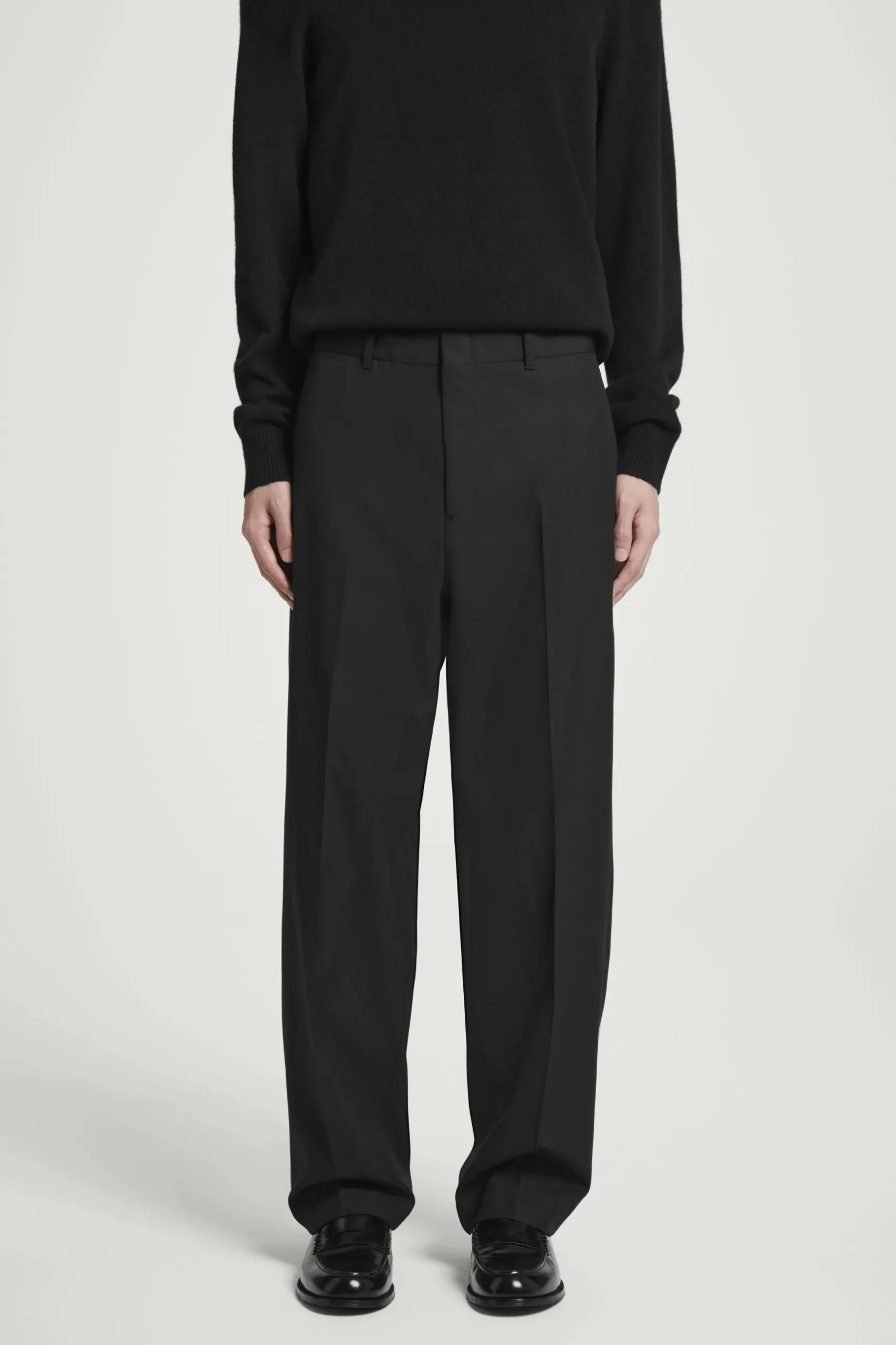 Fashion COS SPODNIE Z PROSTYMI NOGAWKAMI Z WEŁNY HOPSACK Czarny
