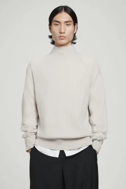 Discount COS SWETER Z CZYSTEGO KASZMIRU Z WYSOKIM KOŁNIERZEM Kośćsłoniowa