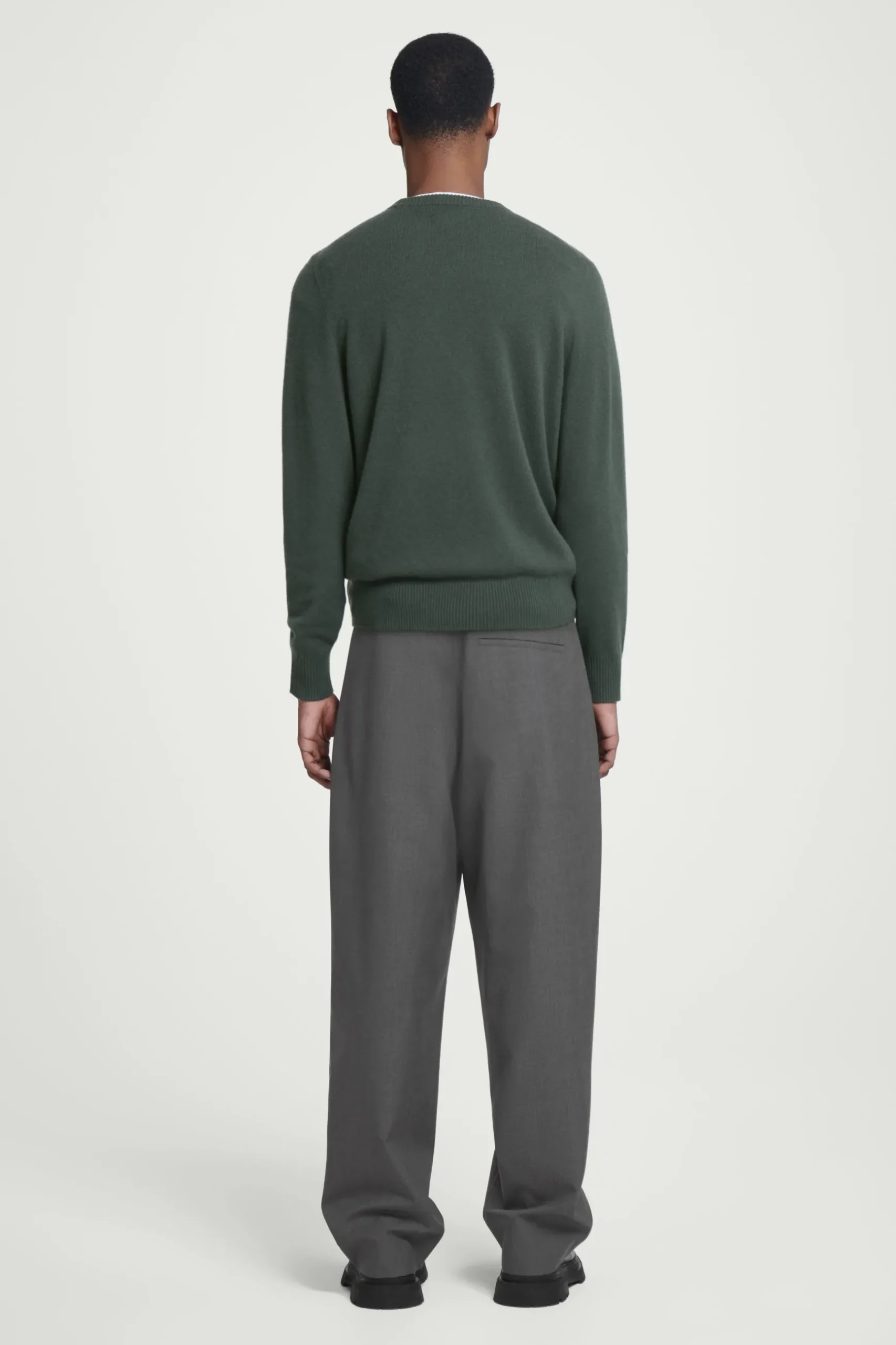 Hot COS SWETER Z CZYSTEGO KASZMIRU Ciemnozielony
