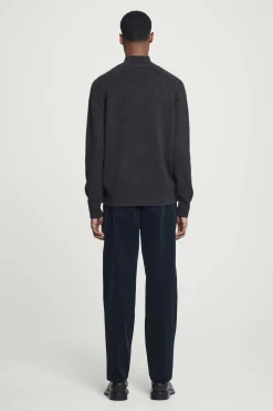 Outlet COS SWETER Z CZYSTEGO KASZMIRU Z WYSOKIM KOŁNIERZEM Ciemnoszary