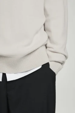 Discount COS SWETER Z CZYSTEGO KASZMIRU Z WYSOKIM KOŁNIERZEM Kośćsłoniowa