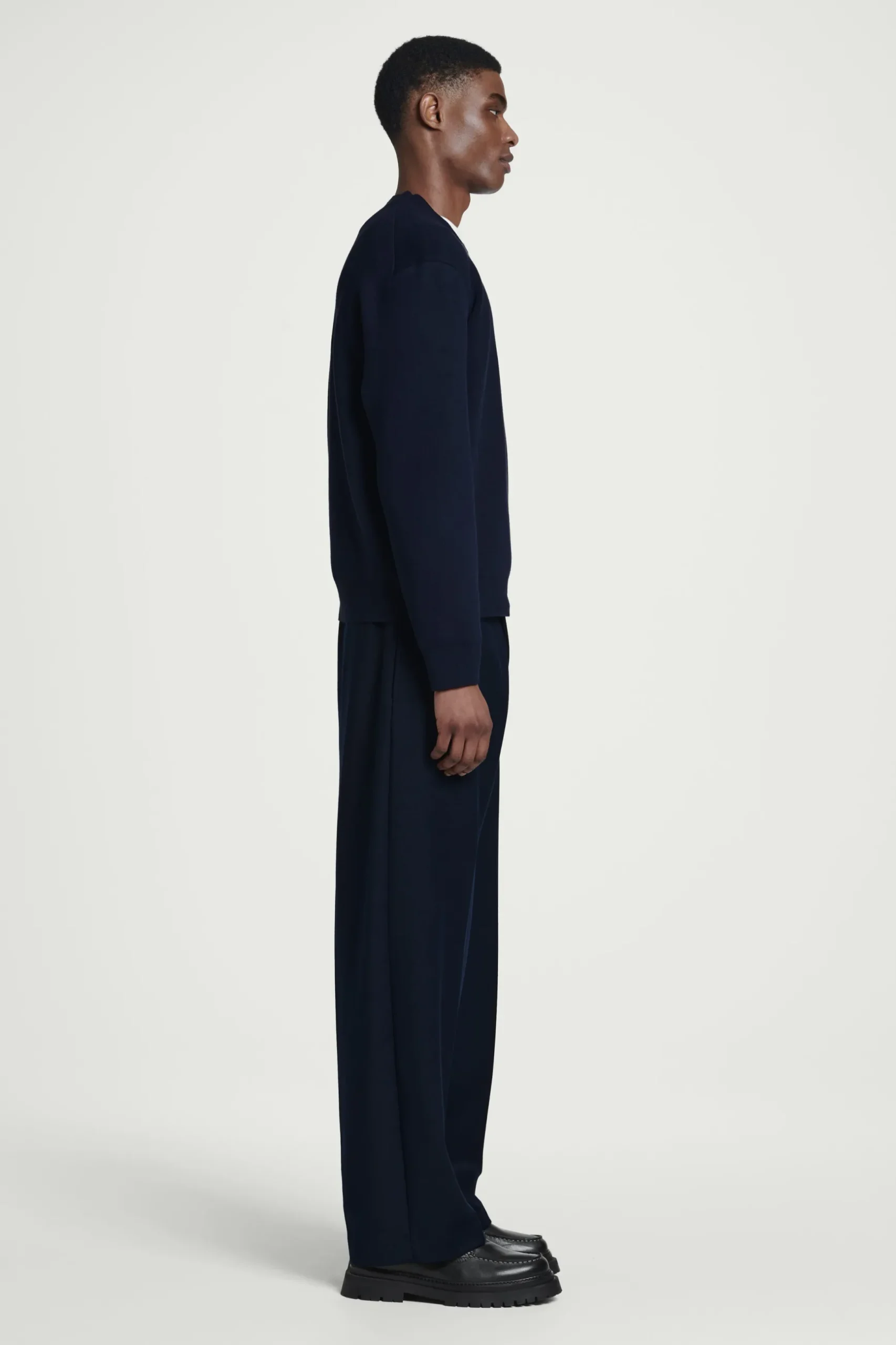 Outlet COS SWETER Z DWUSTRONNEJ DZIANINY Granatowy