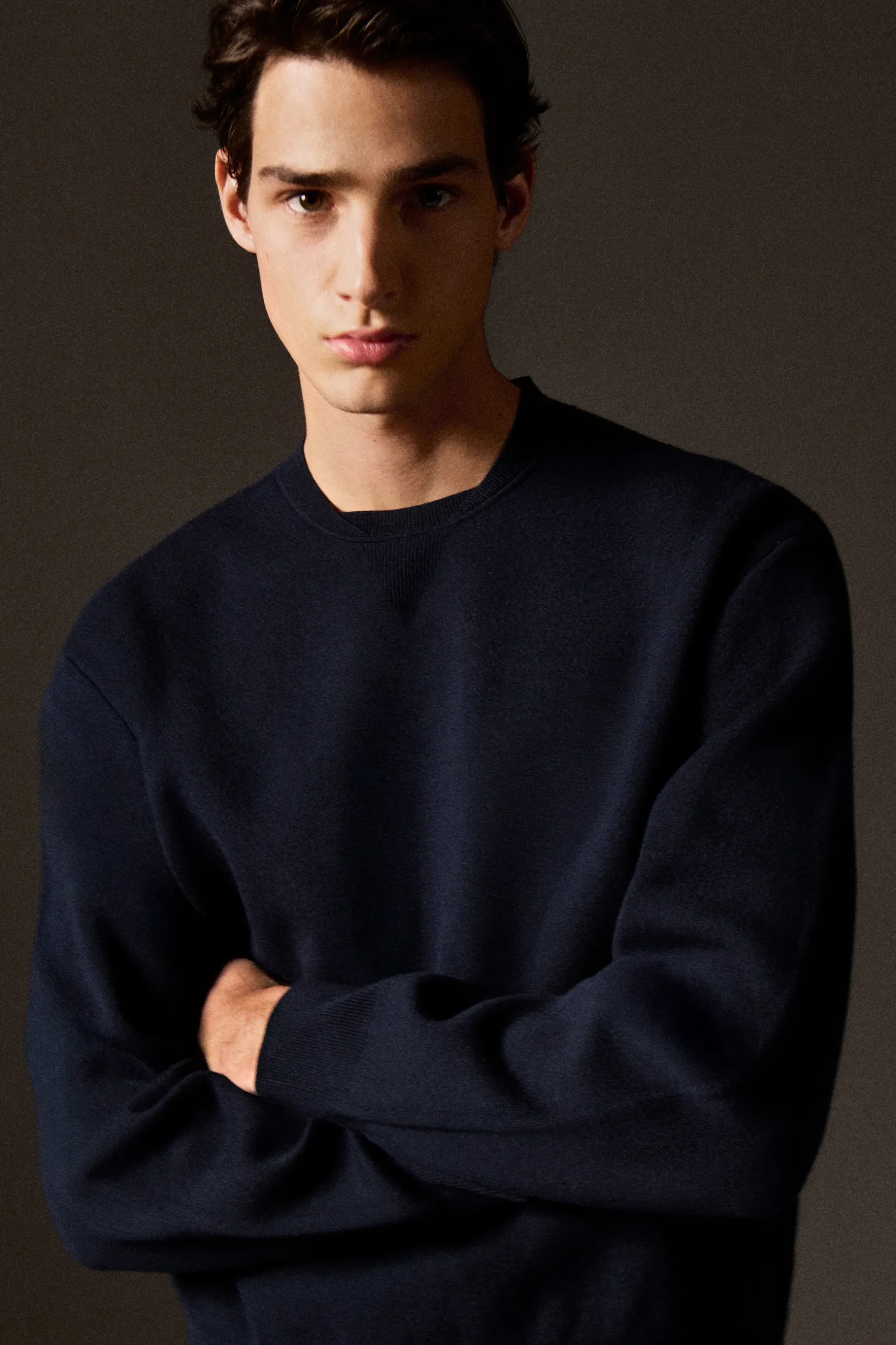 Outlet COS SWETER Z DWUSTRONNEJ DZIANINY Granatowy