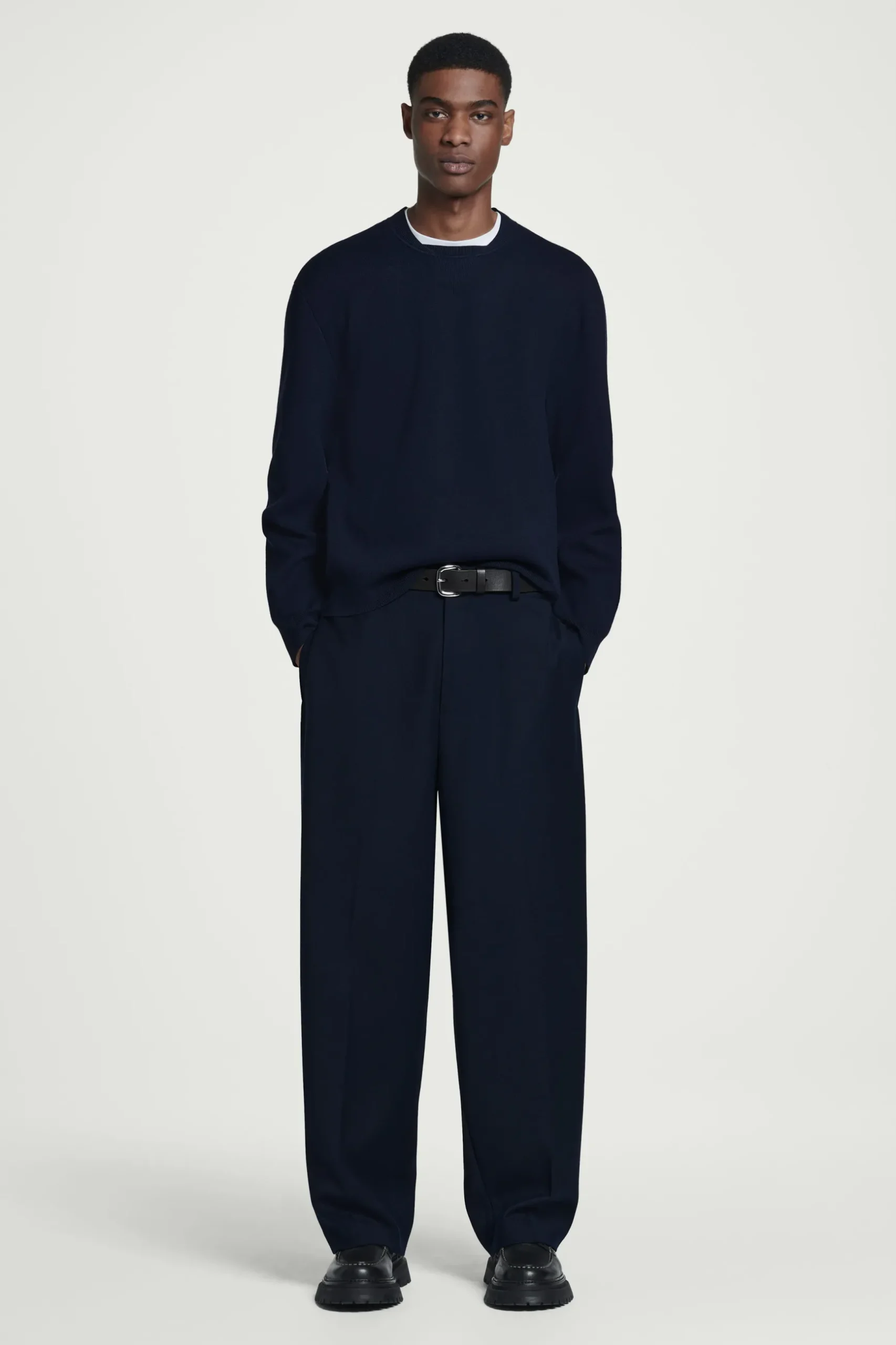 Outlet COS SWETER Z DWUSTRONNEJ DZIANINY Granatowy