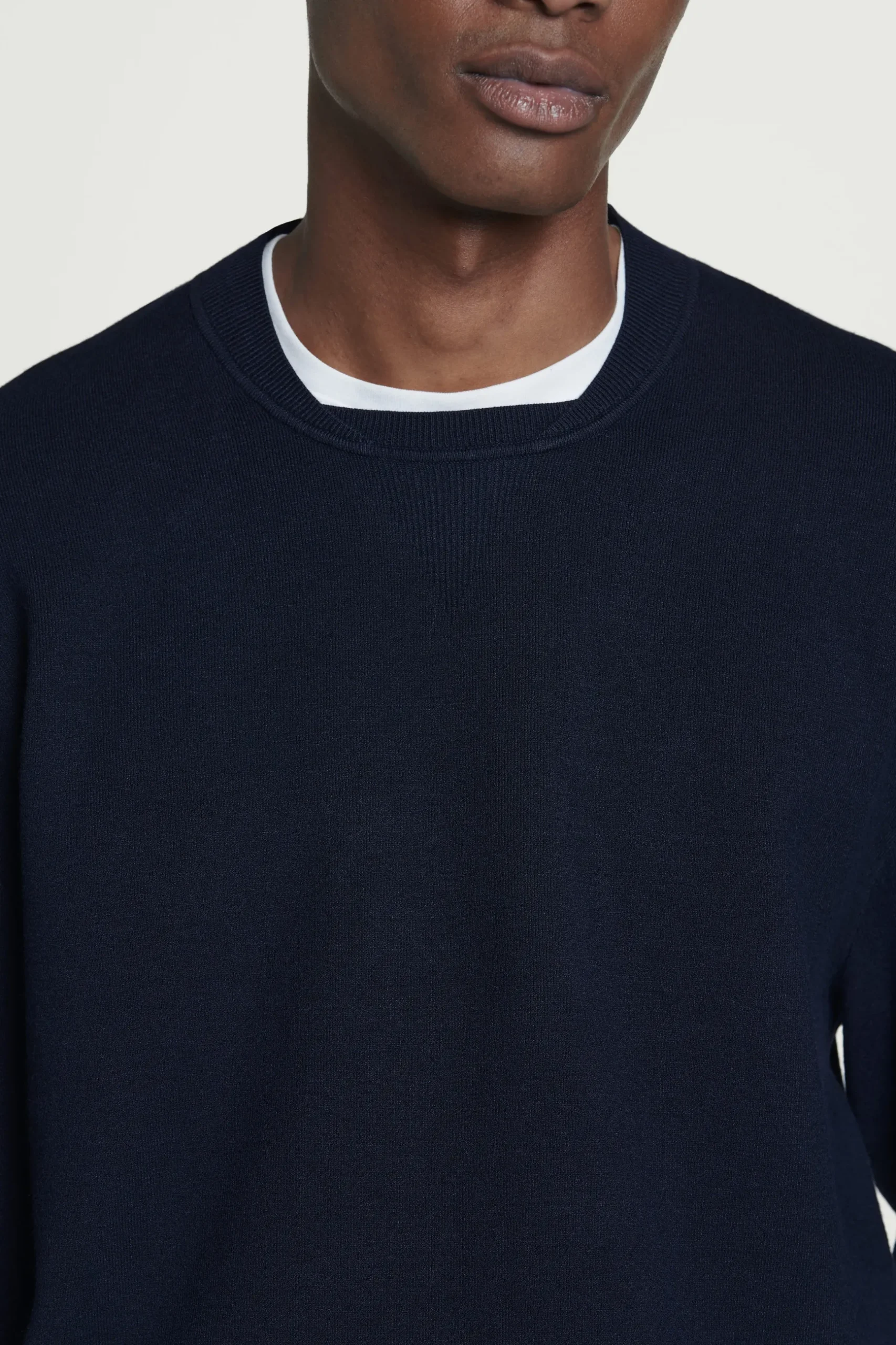 Outlet COS SWETER Z DWUSTRONNEJ DZIANINY Granatowy