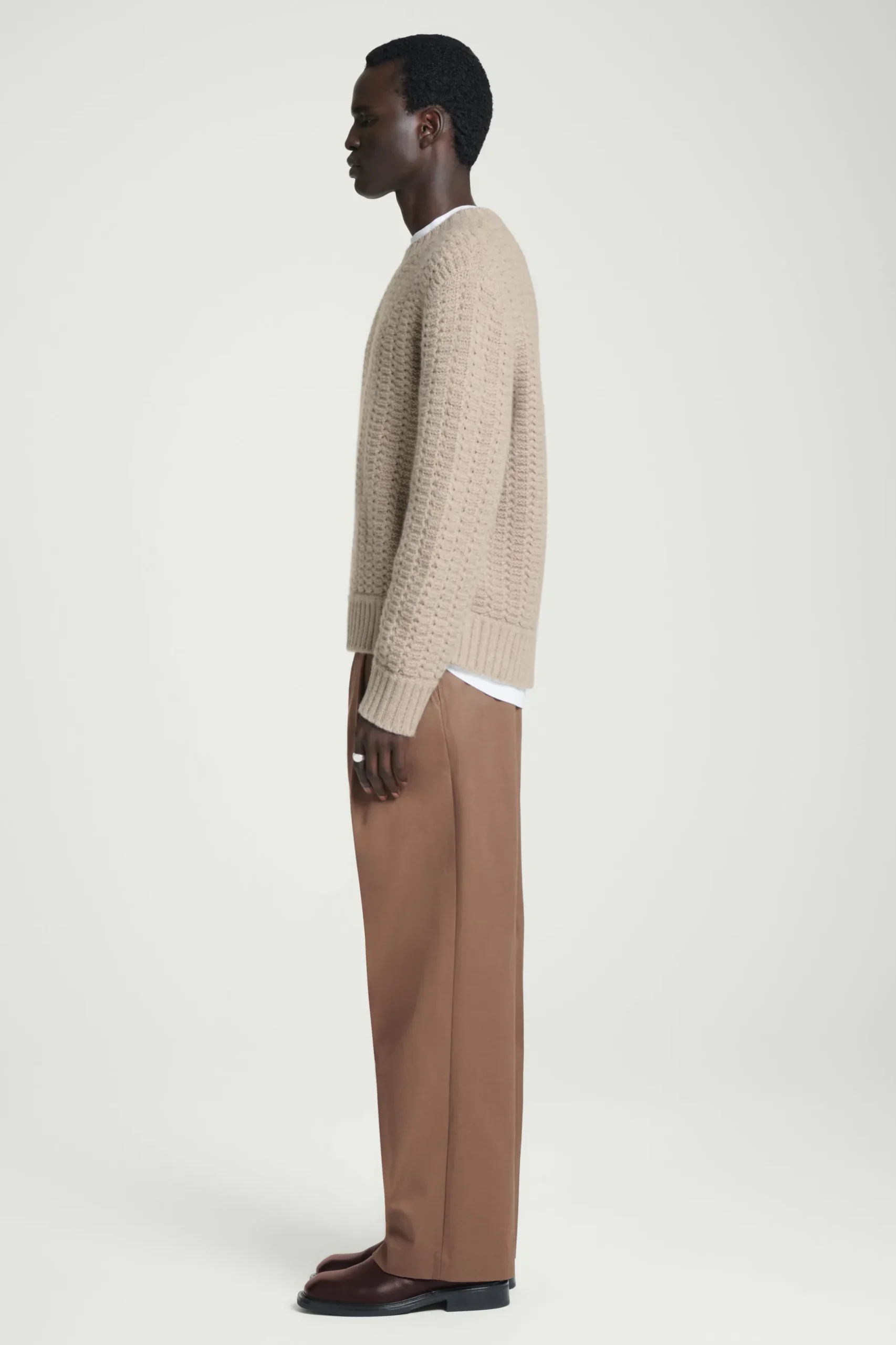 Fashion COS SWETER Z DZIANINY Z KASZMIRU – RELAXED FIT Brązowoszary