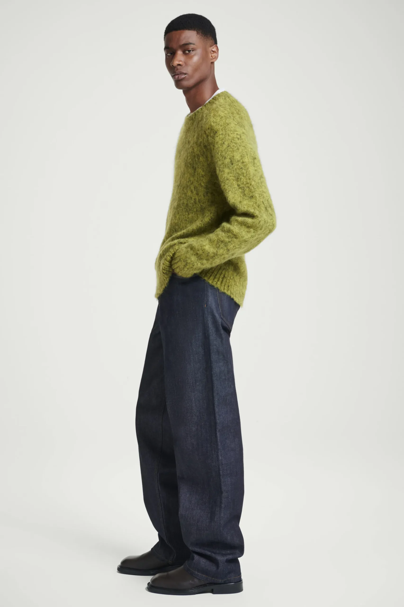 Best COS SWETER Z FARBOWANEJ MIESZANKI Z MOHEREM I WEŁNĄ Zielony