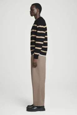 New COS SWETER Z GOTOWANEJ WEŁNY Z WYCIĘCIEM POD SZYJĄ