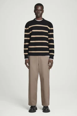 New COS SWETER Z GOTOWANEJ WEŁNY Z WYCIĘCIEM POD SZYJĄ