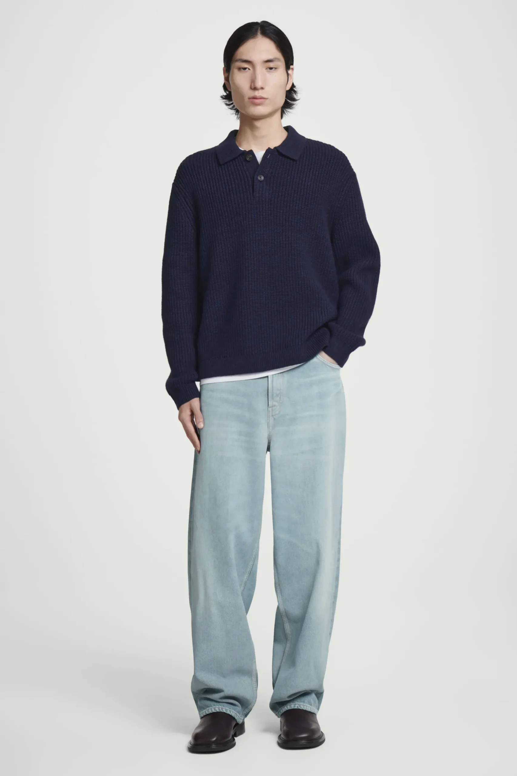 Best COS SWETER Z MIESZANKI ZE SKRĘCANEJ PRZĘDZY Z WEŁNĄ Granatowymelanż