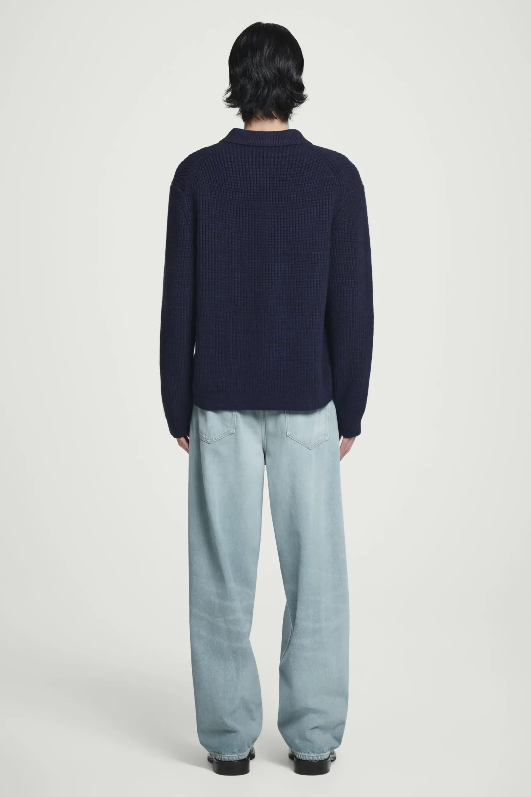 Best COS SWETER Z MIESZANKI ZE SKRĘCANEJ PRZĘDZY Z WEŁNĄ Granatowymelanż