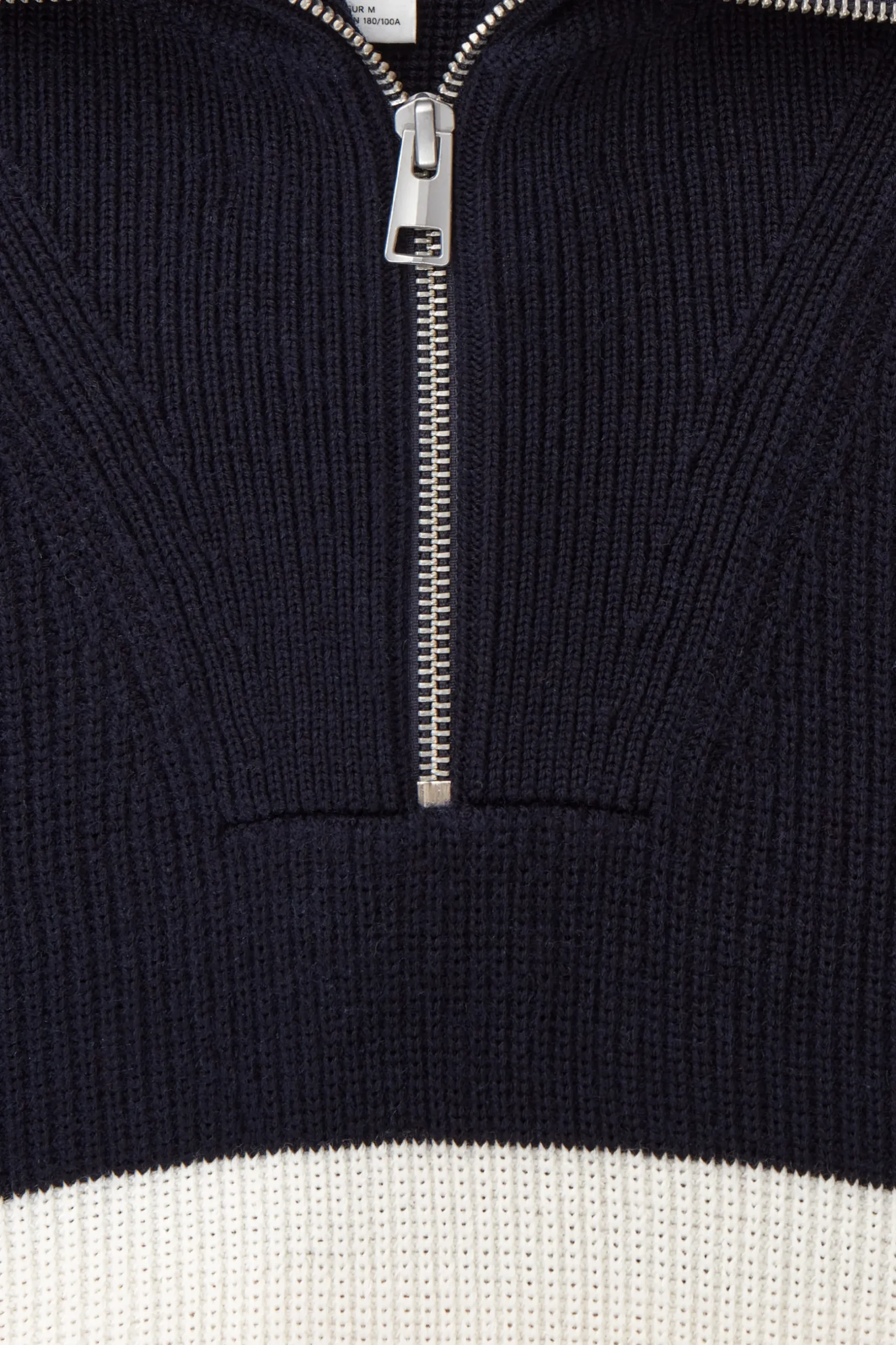 Fashion COS SWETER Z WEŁNY I BAWEŁNY Z KRÓTKIM SUWAKIEM Granatowy