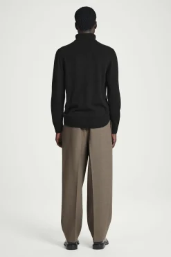 New COS SWETER Z WEŁNY I KASZMIRU Z WYWIJANYM GOLFEM Czarny