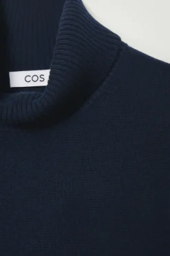 Clearance COS SWETER Z WEŁNY I KASZMIRU Z WYWIJANYM GOLFEM Granatowy