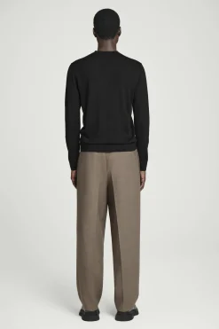 Discount COS SWETER Z WEŁNY MERINO – SLIM FIT Czarny