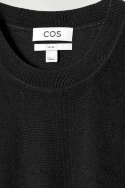 Discount COS SWETER Z WEŁNY MERINO – SLIM FIT Czarny