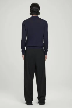 Clearance COS SWETER Z WEŁNY MERINO ZE STÓJKĄ – SLIM FIT Granatowy