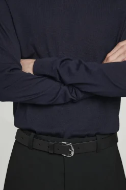 Clearance COS SWETER Z WEŁNY MERINO ZE STÓJKĄ – SLIM FIT Granatowy