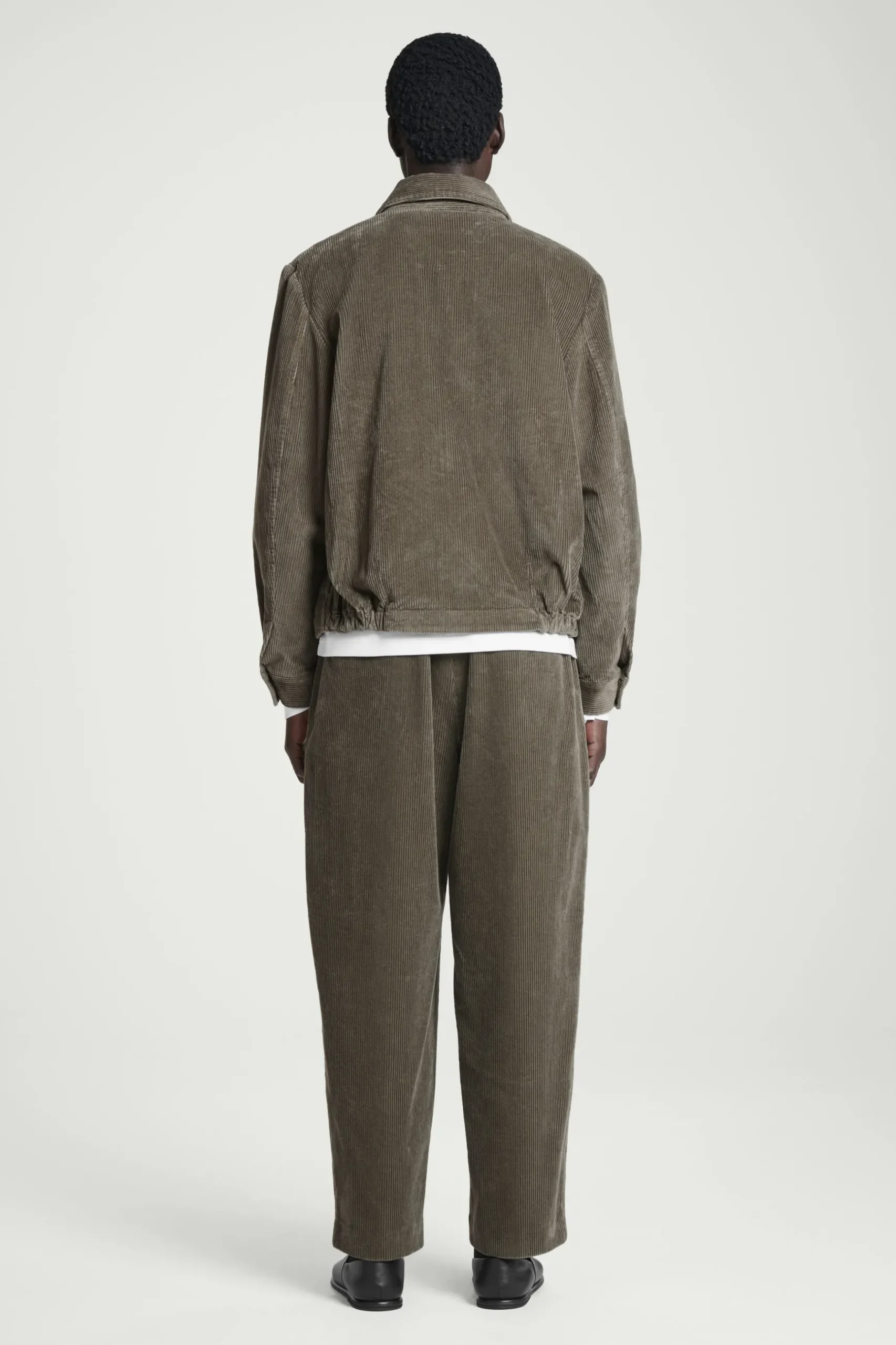 Best COS SZTRUKSOWA KOSZULA WIERZCHNIA – RELAXED FIT Ciemnykhaki