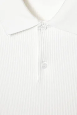 Sale COS TOP POLO Z PRĄŻKOWANEJ DZIANINY – SLIM FIT Złamanybiały