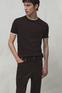 Fashion COS T-SHIRT Z DZIANINY Z JEDWABIEM – SLIM FIT Ciemnobrązowy