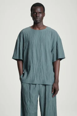Clearance COS T-SHIRT Z MARSZCZONEGO MATERIAŁU – OVERSIZED FIT Niebieski