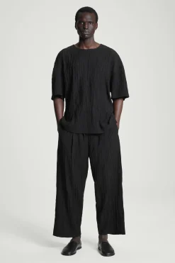 Discount COS T-SHIRT Z MARSZCZONEGO MATERIAŁU – OVERSIZED FIT Czarny